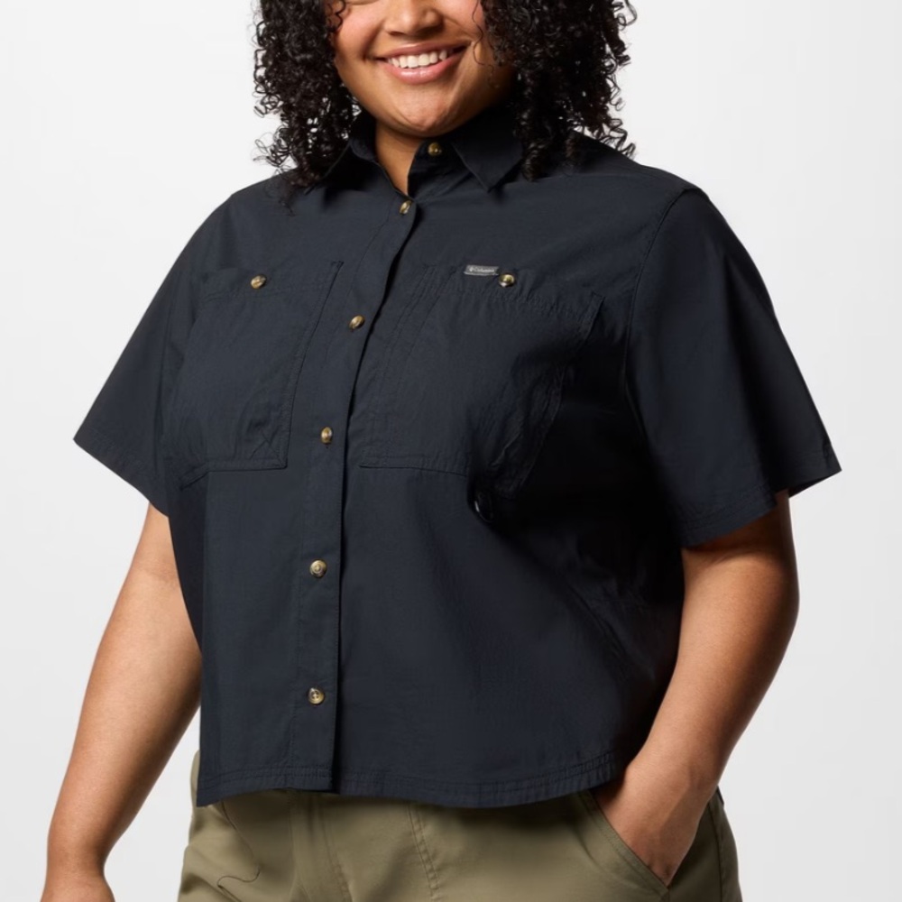 (NWT) Women's Brea Falls™ Woven Short Sleeve Shirt